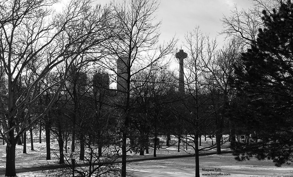 Niagara Falls - Ontario Tower