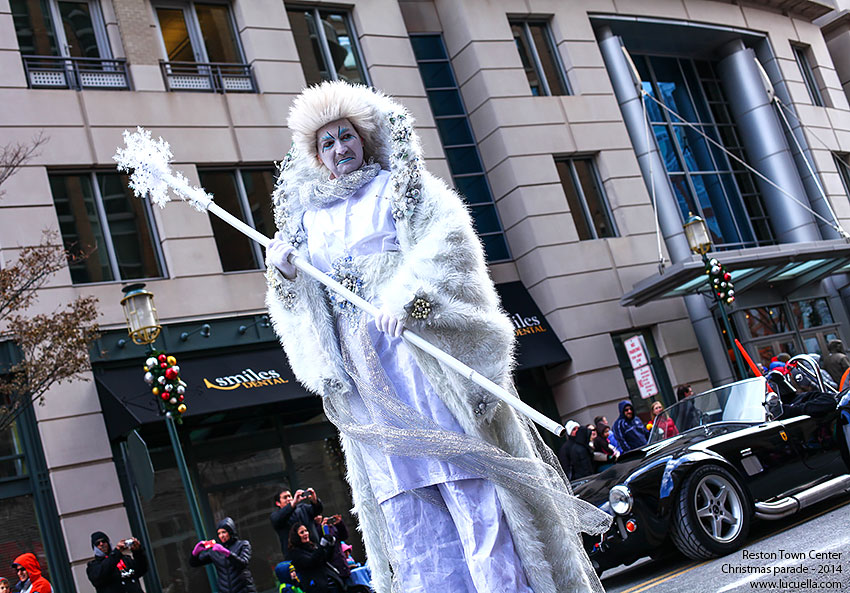 reston-town-center-christmas-spirit-christmas-parade-2014