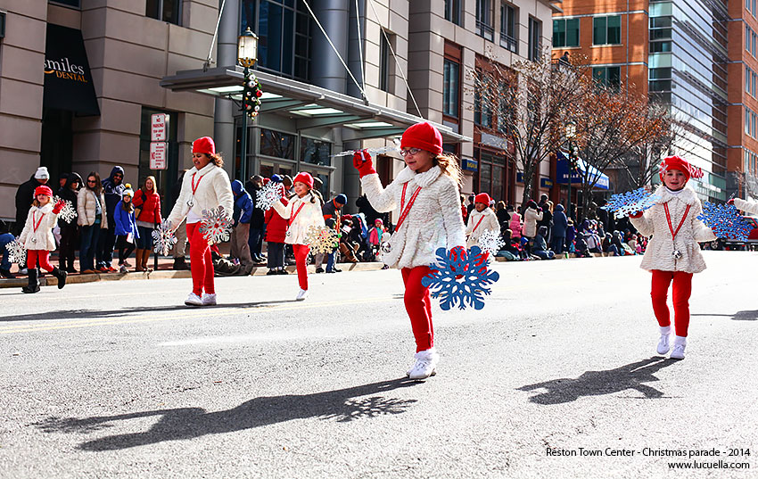 reston-town-center-girls-christmas-parade-2014