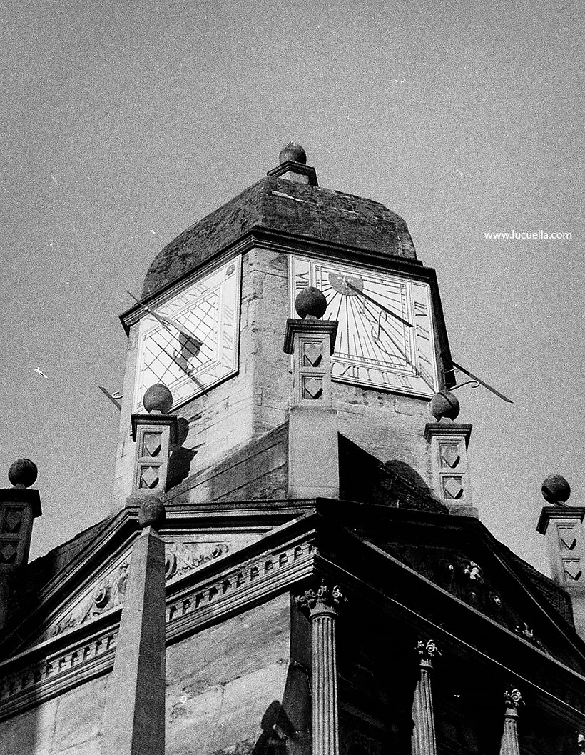 Caius Court at Caius College - Solar clock